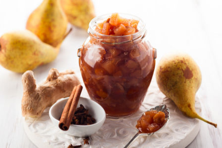 Tre ricette per preparare confetture senza zucchero con mele, pere e cipolle