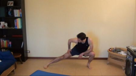Stretching arti inferiori: Quaricipiti, polpacci, ischiocrurali, interno ed esterno coscia e glutei