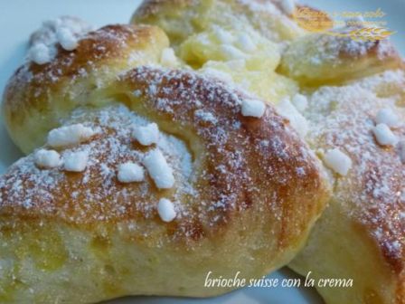 Brioche suisse con la crema