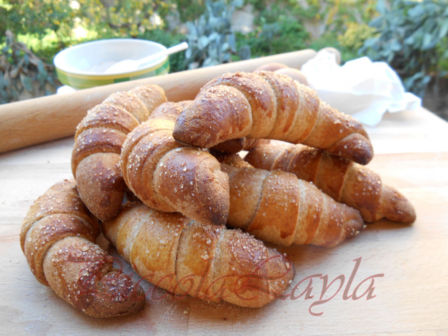 Cornetti Integrali agli Agrumi con Pasta Madre