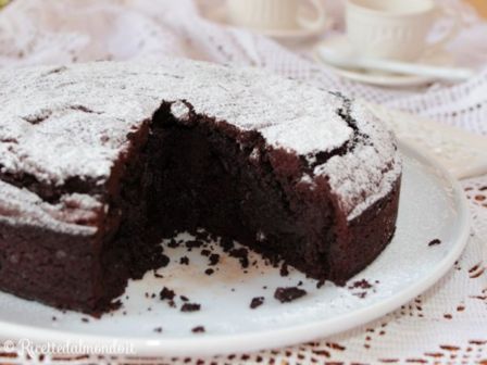 Torta al Cioccolato Fondente senza farina