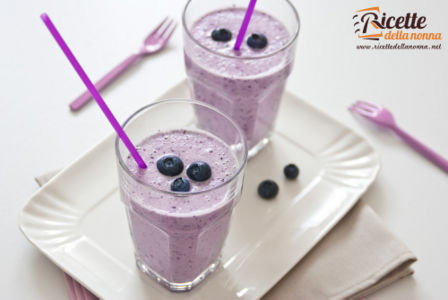 Frullato cocco e mirtilli
