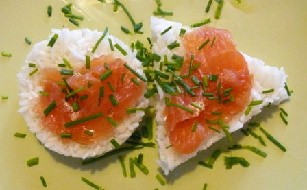 Timballo di Riso Profumato con salmone affumicato ed erba cipollina.