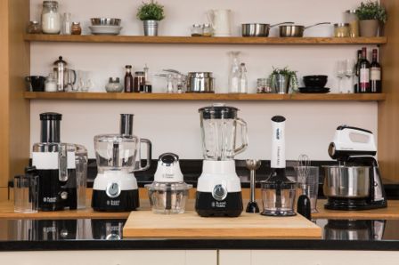 Russell Hobbs con le linee Horizon e Desire porta il  color block in cucina