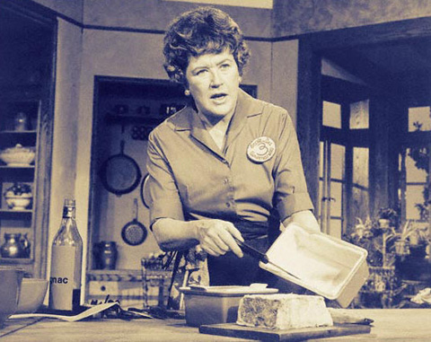 Come imparare la cucina francese da Julia Child, pioniera di show cooking