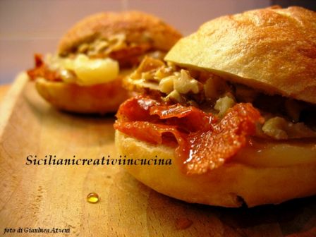 Voglia di panino? Si, ma con Asiago, pere, noci e miele