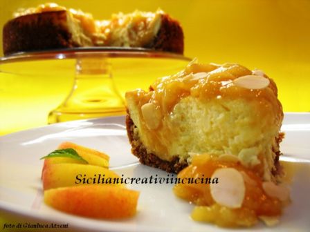 Cheesecake di ricotta con composta di albicocche al miele