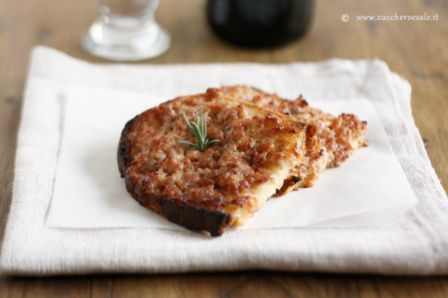 Crostini salsiccia e stracchino