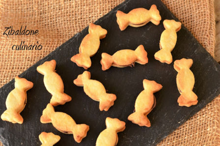 Biscotti a caramella farciti