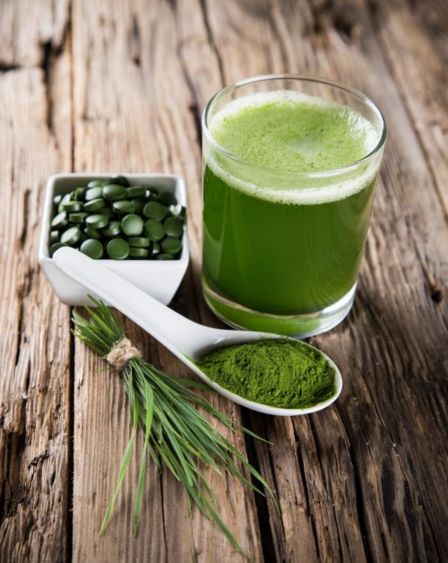 Fettuccine, insalata e biscotti con alga spirulina: il menù composto da 3 ricette!