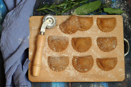 Ravioli di farro con radicchio e ricotta