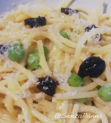 Spaghetti con aglio nero. La ricetta del lunedì.