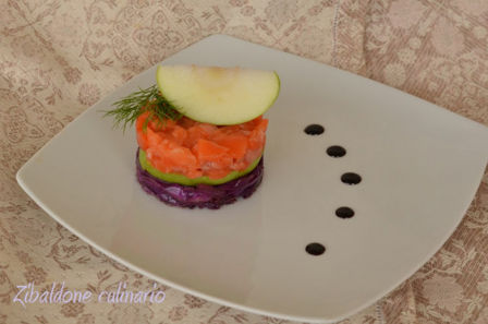 Tartare di pesce con cavolo viola all'aceto balsamico e mela verde