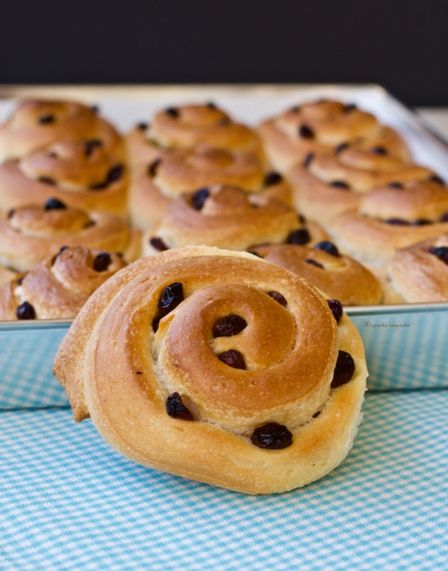Girelle con uvetta e sciroppo d’acero