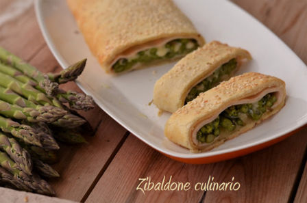 Strudel salato con asparagi, cotto e taleggio