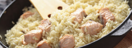 I Primi Piatti di Natale: Risotto al Salmone un delizioso primo piatto dal gusto delicato.