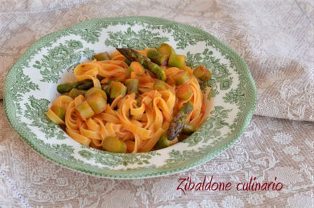 Tagliatelle al sugo di asparagi