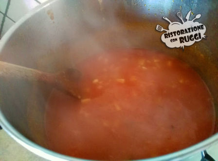 Pasta e patate con pomodoro