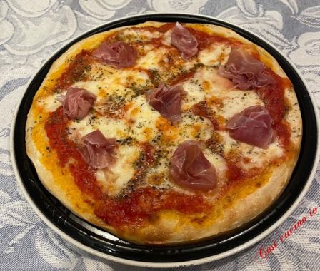 Pizza al prosciutto crudo