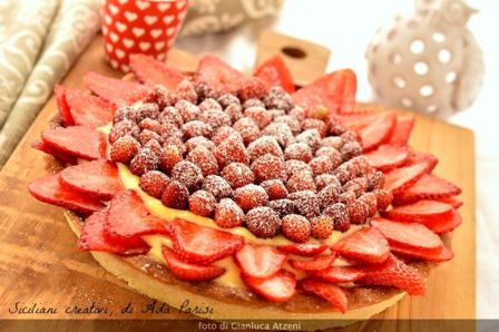 Crostata di crema e fragole fresche