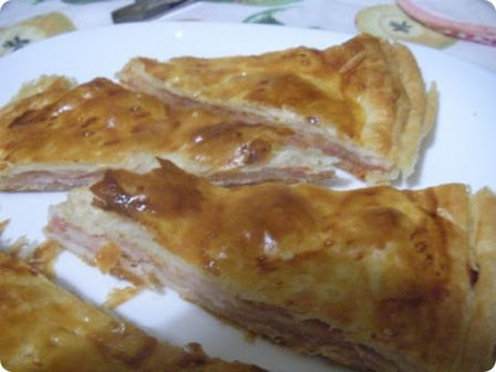 Le migliori ricette semplici per il menù di Natale 2018: Torta rustica di prosciutto cotto e sottilette.