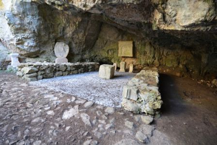 Visita guidata alla Grotta del Mitreo