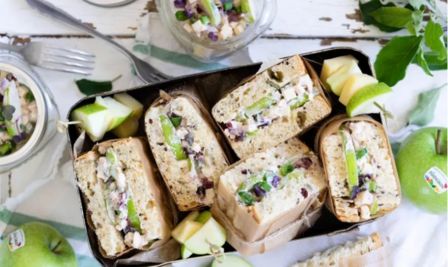 Pan brioche con semi mela verde e formaggio morbido