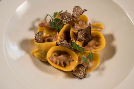 Ricetta dello chef: Tortello di corte veronese e tartufo nero
