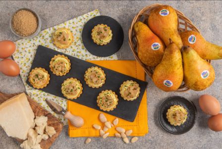 Tartellette pere e parmigiano