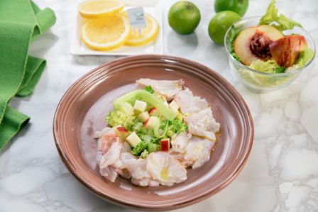 CEVICHE DI PAGRO MAGGIORE INSALATA RICCIA PESCHE E SEDANO