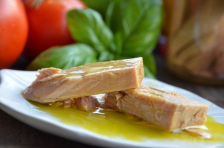 Tonno, tutti gli errori per non rovinarlo in cucina
