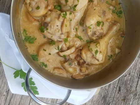 Ricetta pollo ai funghi, morbido e succoso, un secondo ricco di gusto