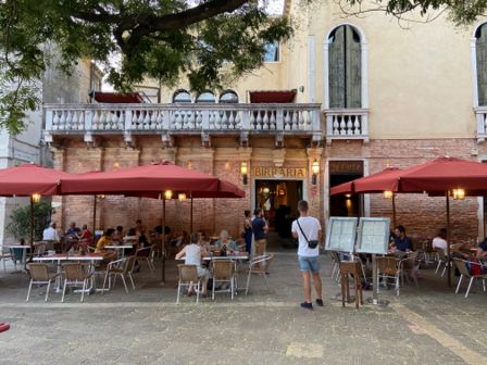 Birraria La Corte a Venezia: recensione di una pizza esagerata