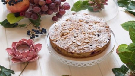 Ricetta torta autunnale nocciole e frutti di bosco, profumata perfetta per la colazione