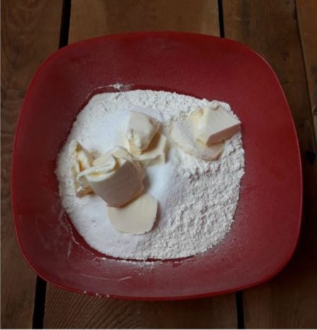 Danubio con pomodori secchi e mozzarella