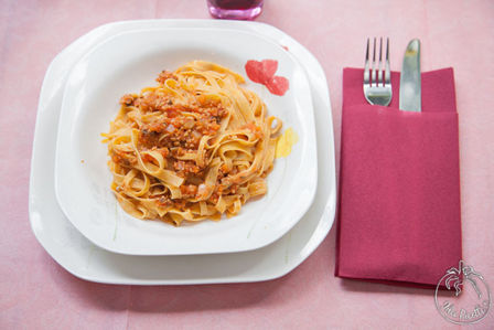 Fettuccine integrali Filotea con ragù di soia in vasocottura al microonde