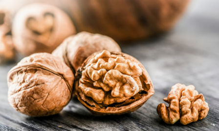 Ricche di vitamina E e amiche del sistema immunitario: ecco le proprietà delle noci