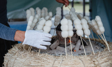Mitarashi dango (e altri tipi): origini e ricetta del classico gnocco giapponese