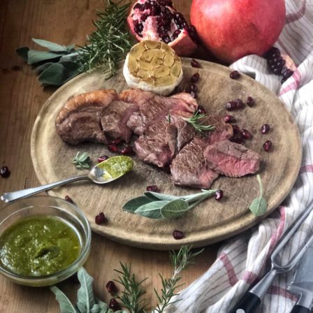 Tagliata di picanha di manzo irlandese con pesto e melagrana