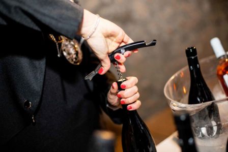 Degustazioni online: per resistere al Covid a Natale scegliete il vostro vino