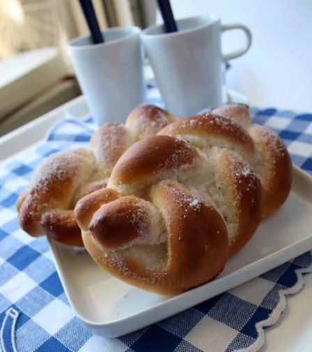 Trecce con lo zucchero: ricetta per farle soffici come in pasticceria