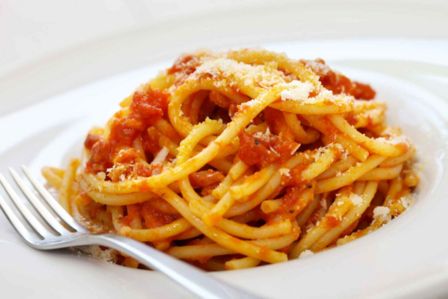 Bucatini: dichiarazione d’amore per la pasta migliore che c’è con classifica