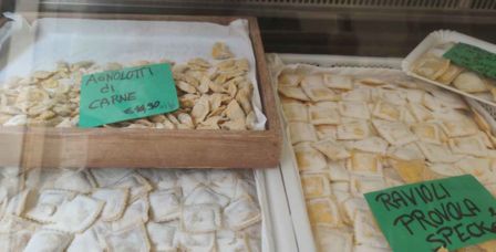 Ravioli fatti a mano. La ricetta con la burrata di Meraviglie in Pasta